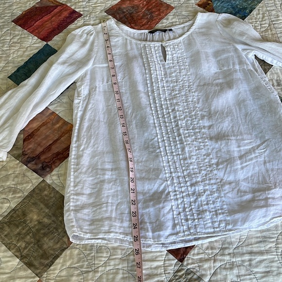 **DONATED** 💯% white linen blouse - Picture 6 of 7